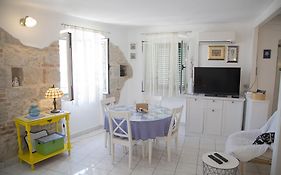 Apartment Pina